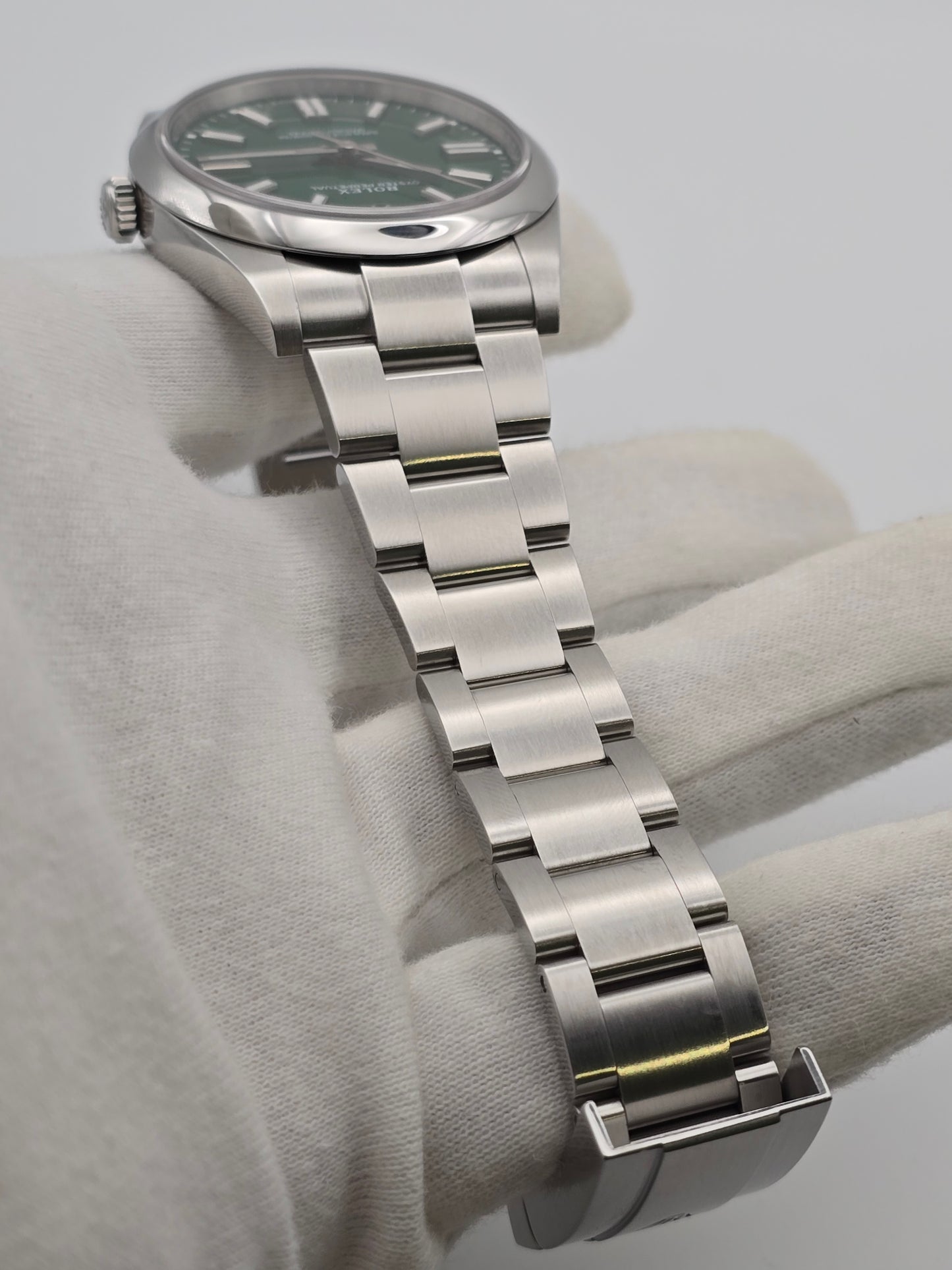Rolex Oyster Perpetual 41 124300 'Rare Green Dial'