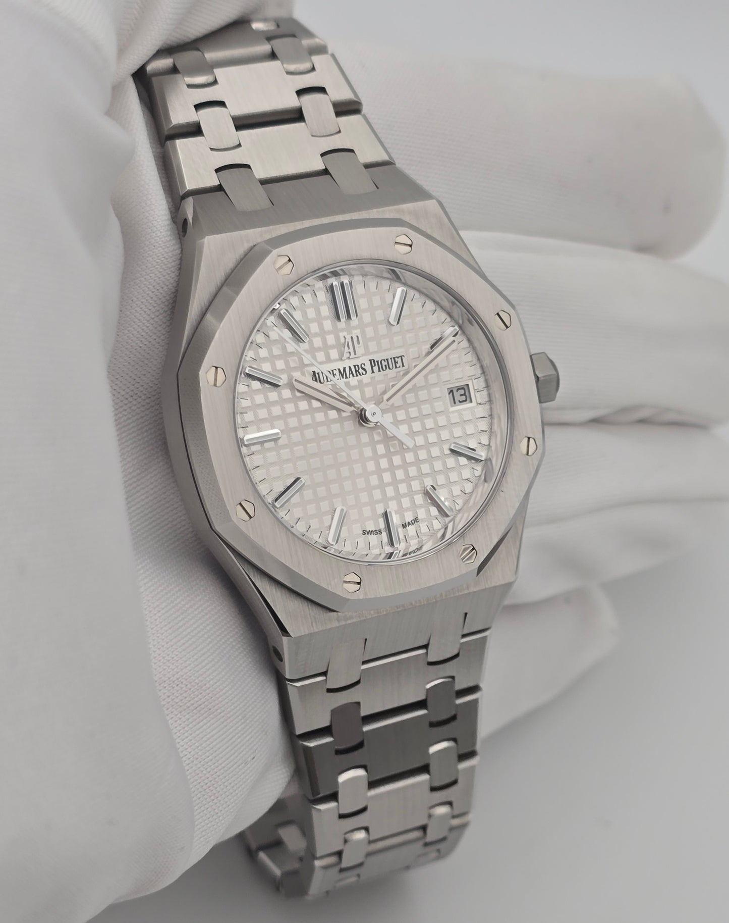 Audemars Piguet Royal Oak 77350ST.OO.1261ST.01 '34MM White Dial'