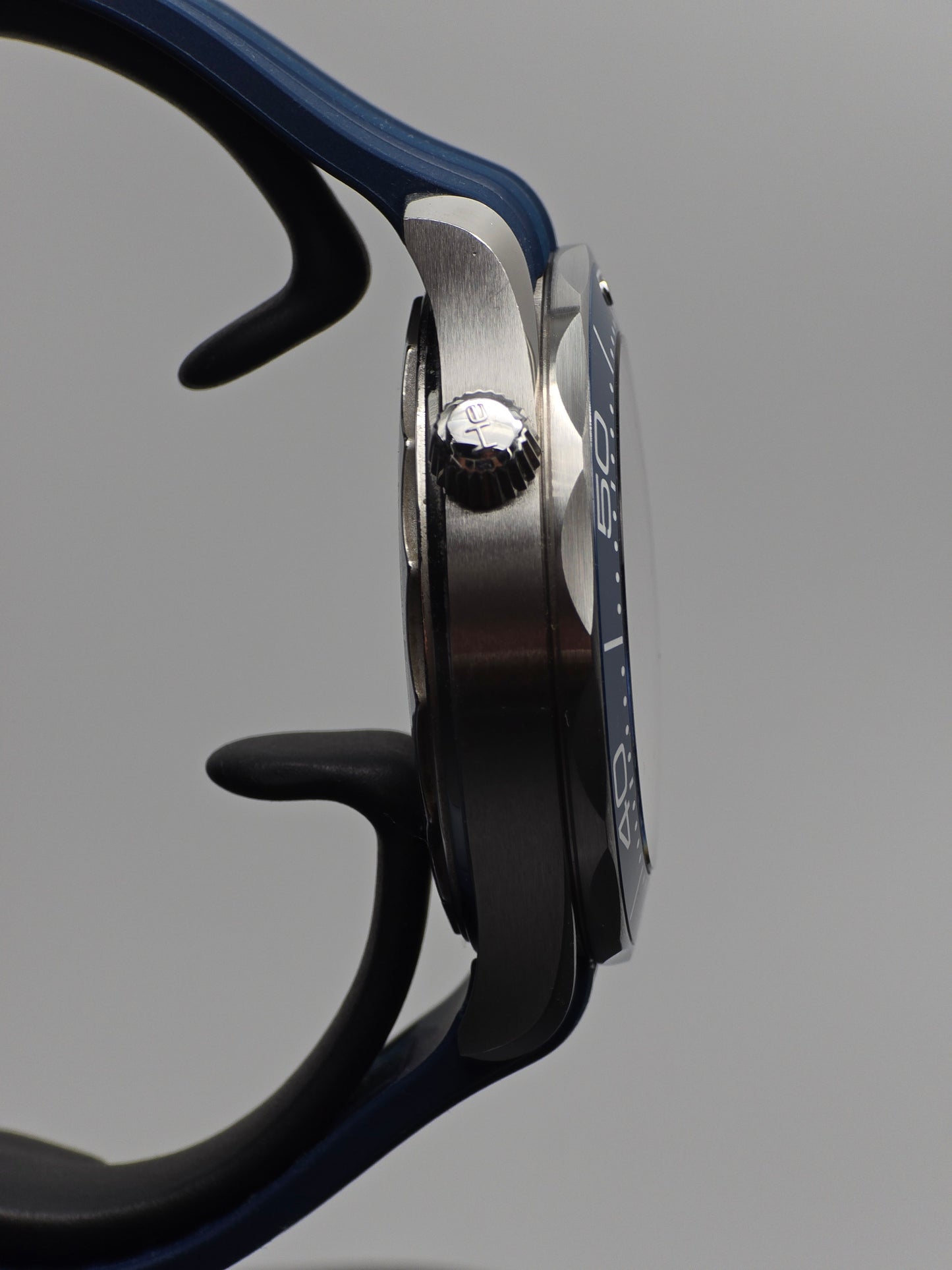 Omega Seamaster Diver 300M 210.32.42.20.03.001 Wave Dial