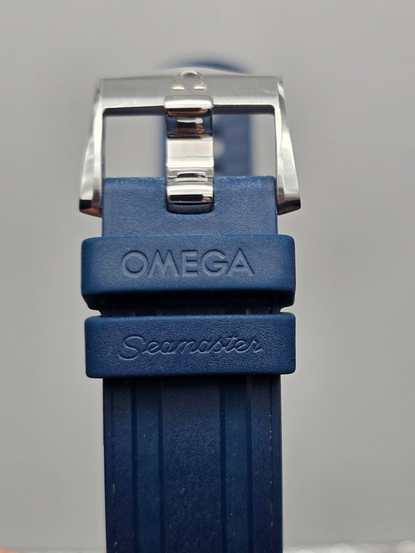 Omega Seamaster Diver 300M 210.32.42.20.03.001 Wave Dial