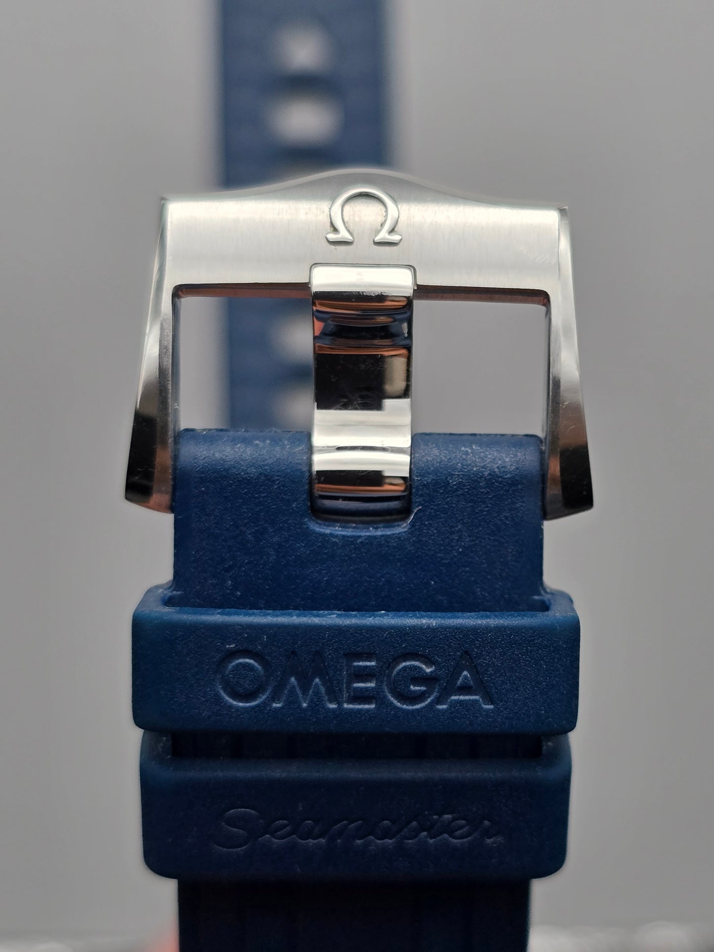 Omega Seamaster Diver 300M 210.32.42.20.03.001 Wave Dial
