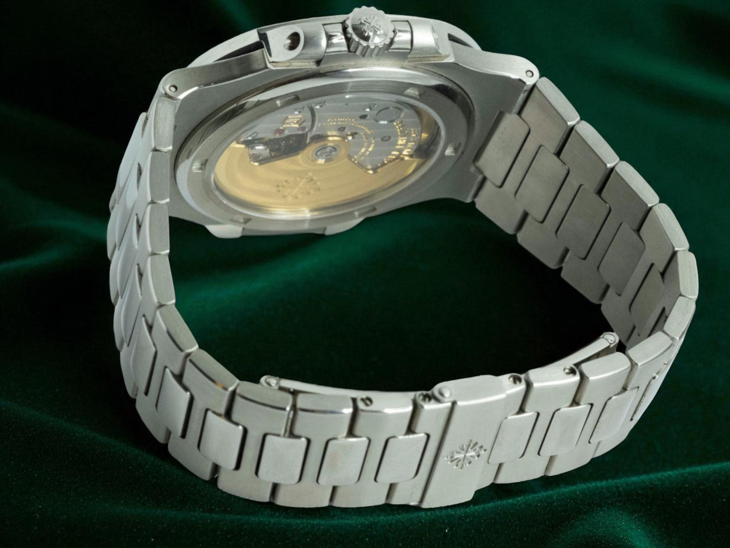 Patek Philippe Nautilus ICONIC Discontinued Genta Design Grail BLUE Sports Watch 5711/1A-010 (Nautilus Steel 40mm)