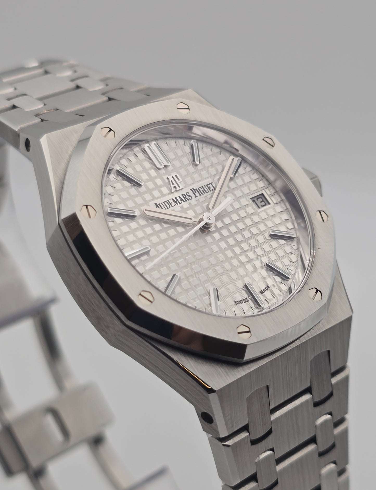 Audemars Piguet Royal Oak 77350ST.OO.1261ST.01 '34MM White Dial'