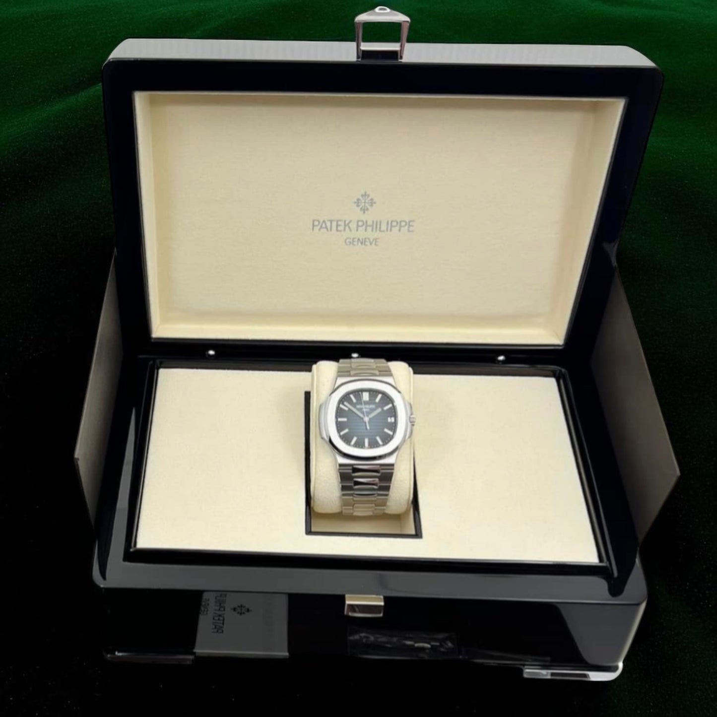 Patek Philippe Nautilus ICONIC Discontinued Genta Design Grail BLUE Sports Watch 5711/1A-010 (Nautilus Steel 40mm)