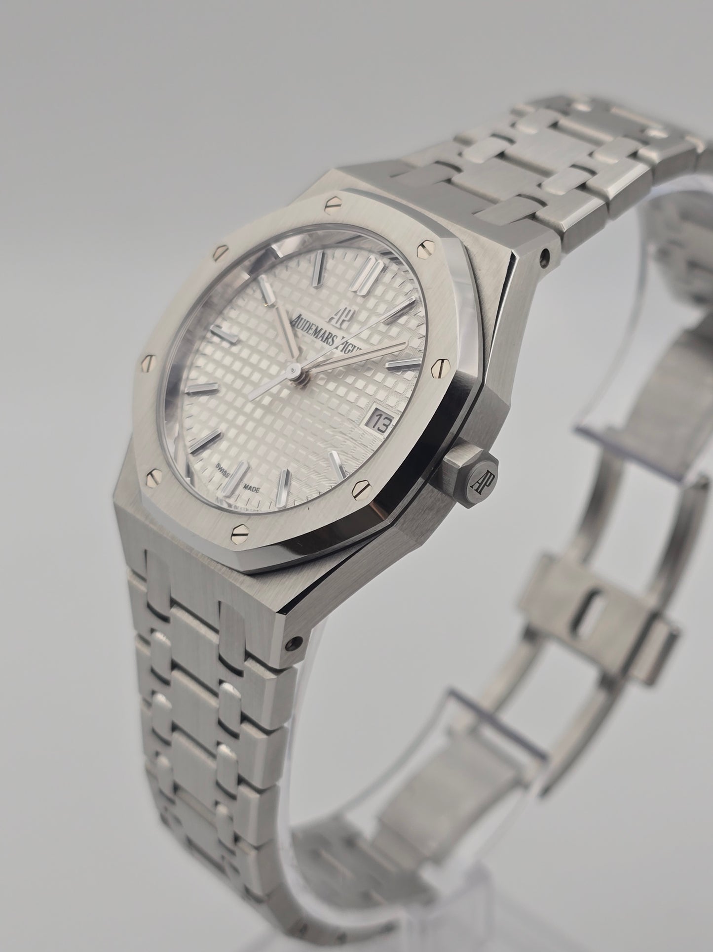Audemars Piguet Royal Oak 77350ST.OO.1261ST.01 '34MM White Dial'