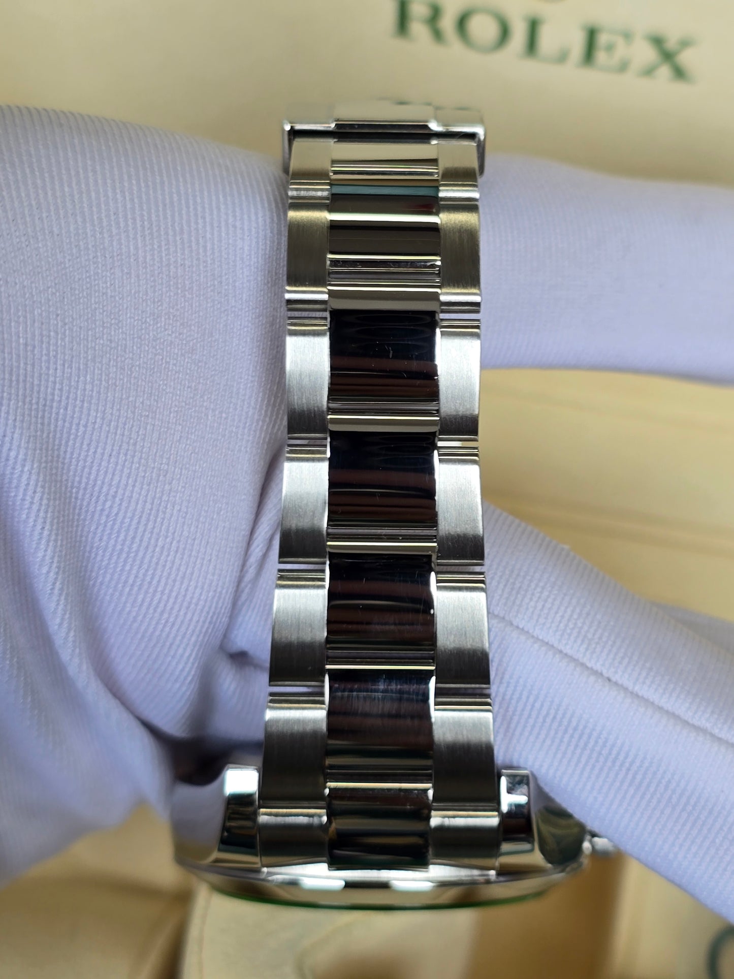 Rolex Milgauss 116400GV "Z-Blue Green Sapphire"