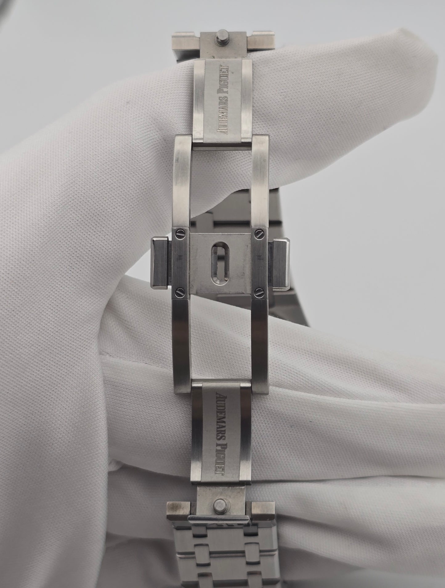 Audemars Piguet Royal Oak 77350ST.OO.1261ST.01 '34MM White Dial'