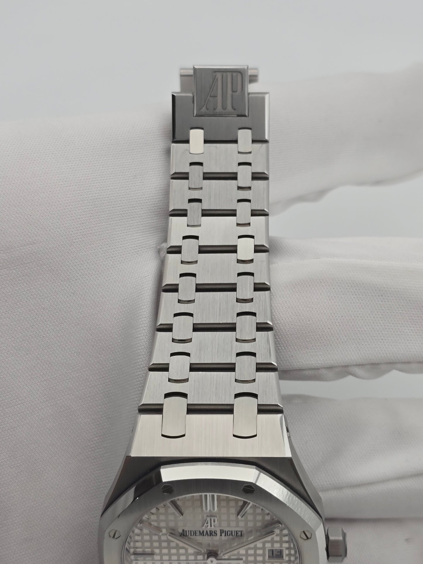 Audemars Piguet Royal Oak 77350ST.OO.1261ST.01 '34MM White Dial'