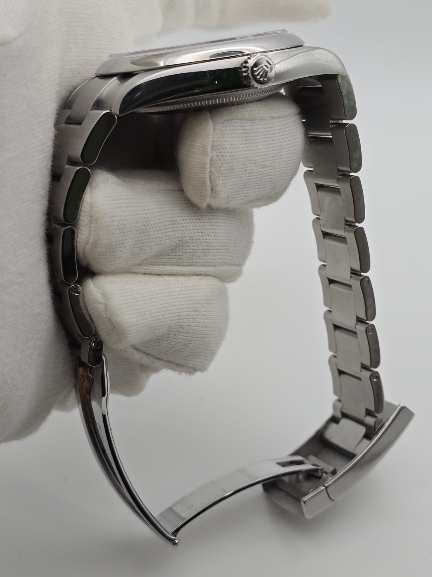 Rolex Oyster Perpetual 41 124300 'Rare Green Dial'
