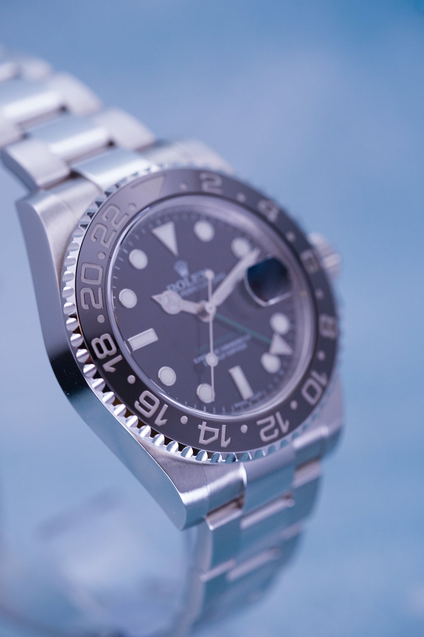 Rolex GMT-Master II BRUCE WAYNE 116710LN – Versatility and Timeless Precision