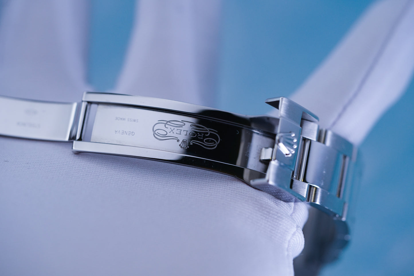 Rolex GMT-Master II BRUCE WAYNE 116710LN – Versatility and Timeless Precision