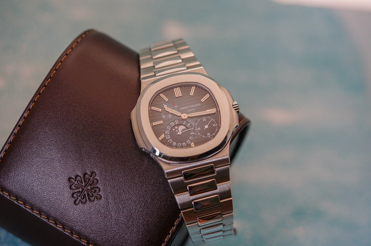 RARE Unpolished Patek Philippe Nautilus Moonphase with Date 5712/1A-001