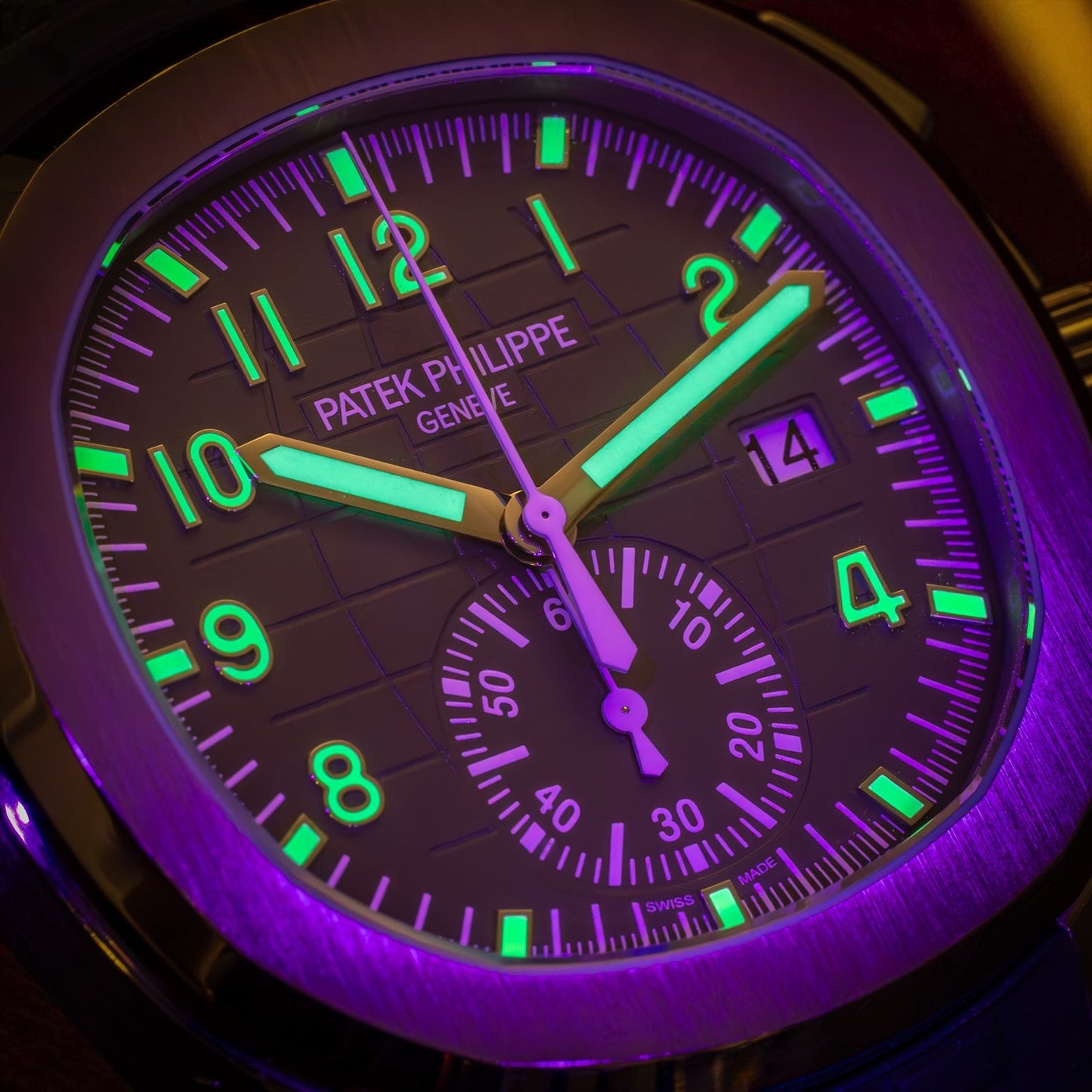 Patek Philippe Aquanaut 5968G-010 Khaki Green | A White Gold Flyback Chronograph timepiece in Full Set