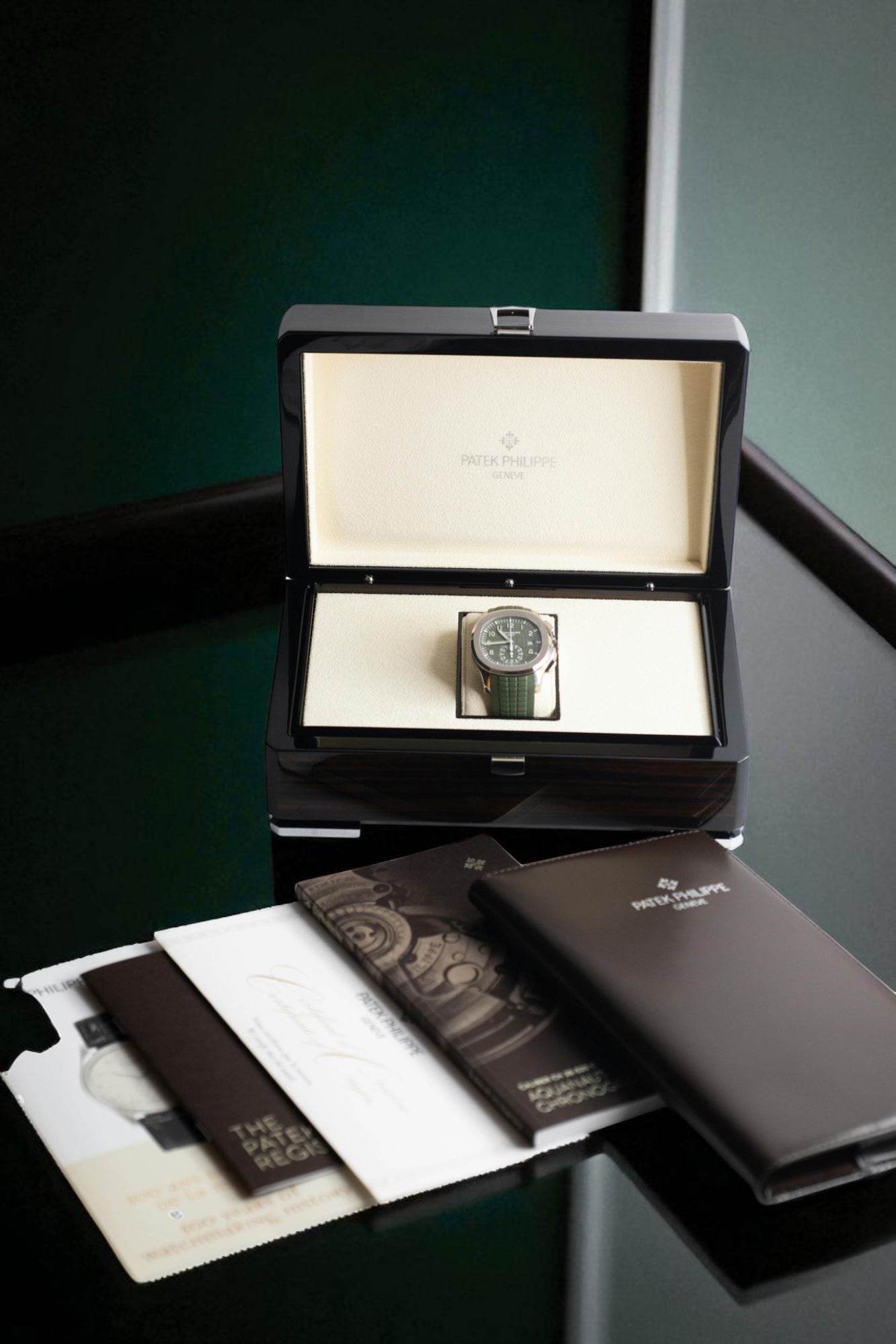 Patek Philippe Aquanaut 5968G-010 Khaki Green | A White Gold Flyback Chronograph timepiece in Full Set