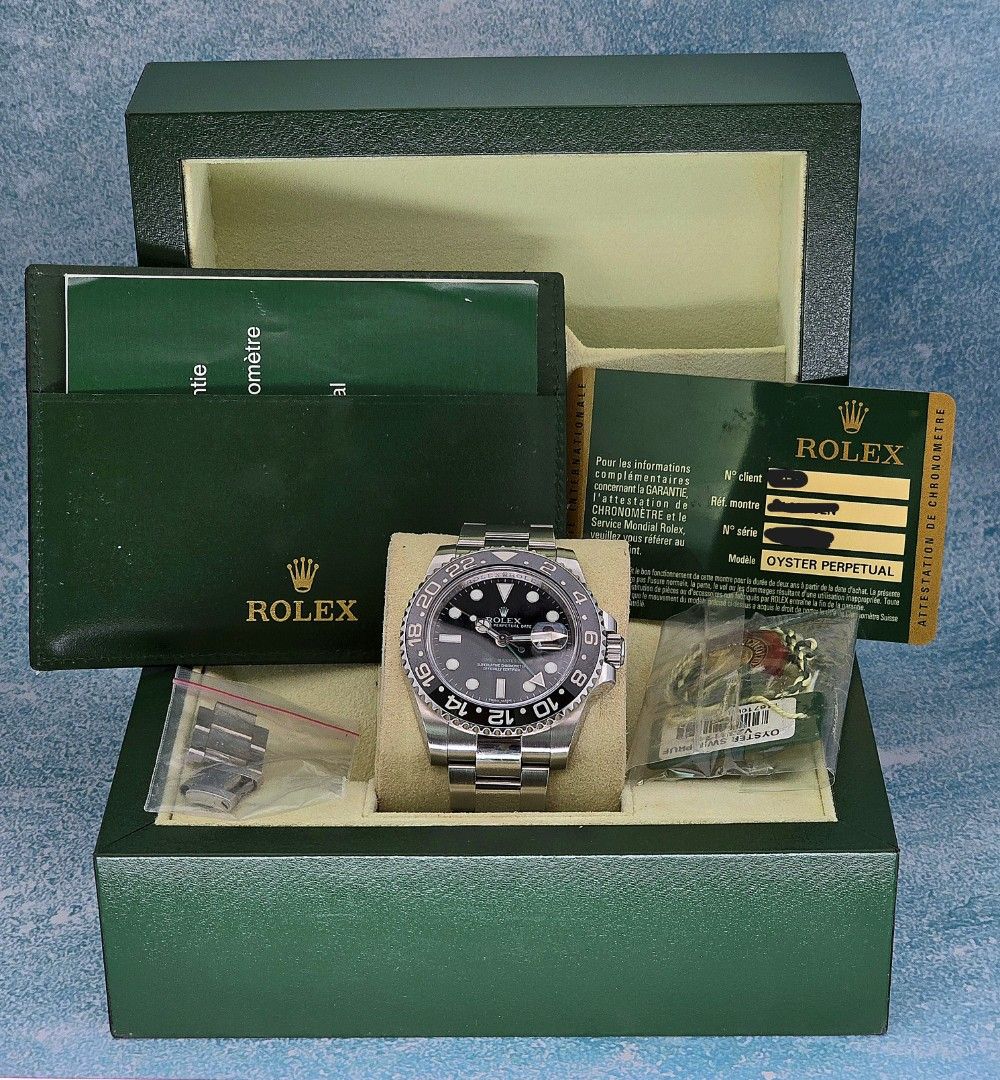 Rolex GMT-Master II 116710LN – Perfect for globetrotters and for those with loved ones in a different timezone
