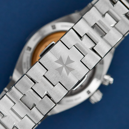 Vacheron Constantin Overseas Dual Time | Ref 7920V | A Blue Dial Dual Time Automatic Wristwatch