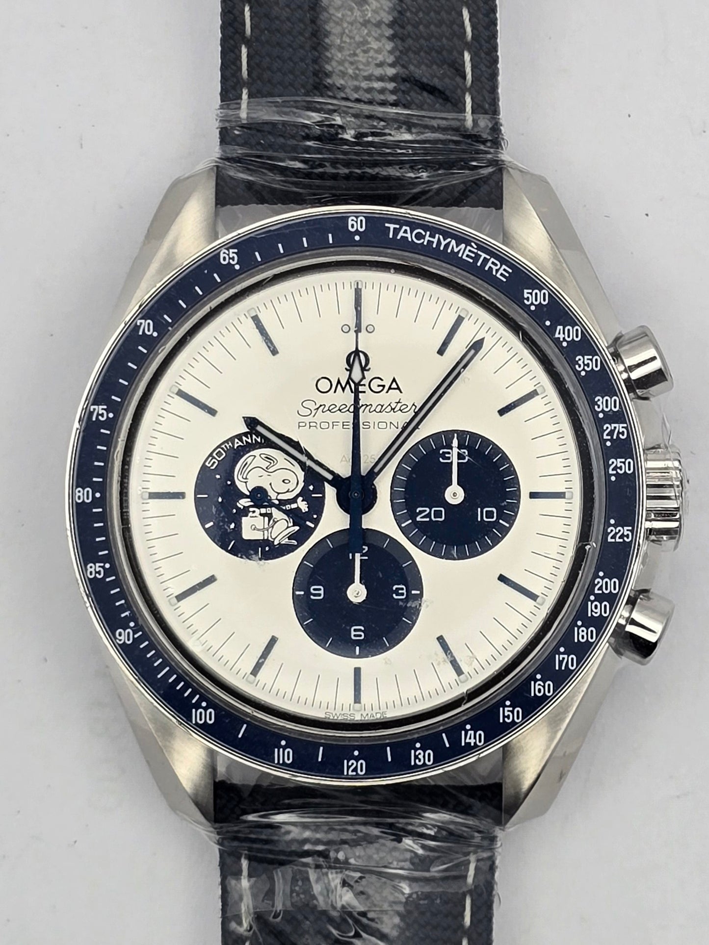 OMEGA Speedmaster Professional Moonwatch Chronograph 310.32.42.50.02.001 "Silver Snoopy Award 50th Anniversary"