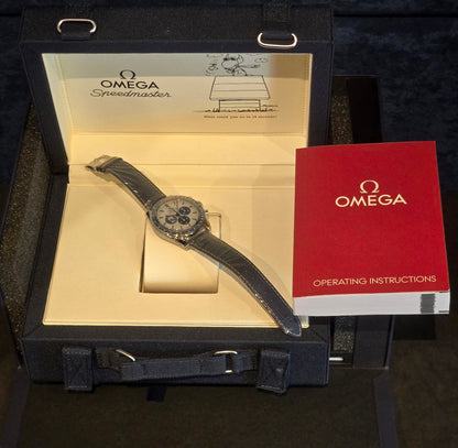 OMEGA Speedmaster Professional Moonwatch Chronograph 310.32.42.50.02.001 "Silver Snoopy Award 50th Anniversary"