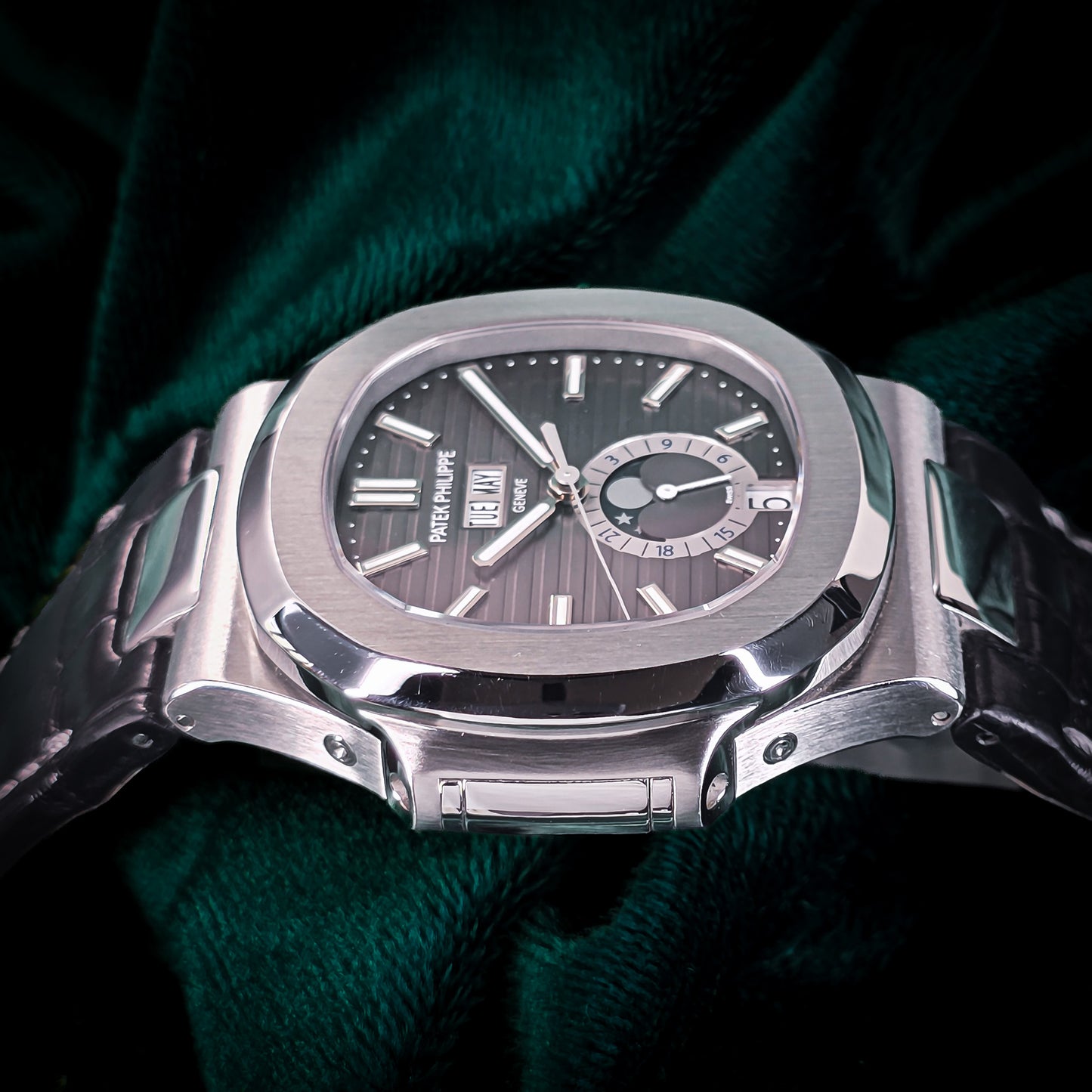 Patek Philippe Nautilus | Ref. 5726A-001 | A Fine Automatic Annual Calendar Wristwatch
