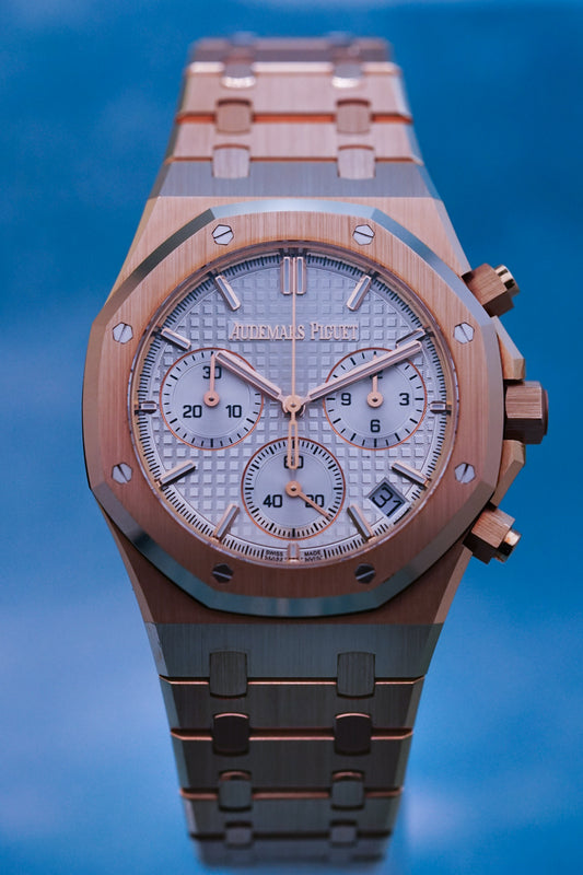 Audemars Piguet Royal Oak 26240OR: AP 50th Anniversary, a Gerald Genta's Masterpiece design in White Dial and Full Rose Gold