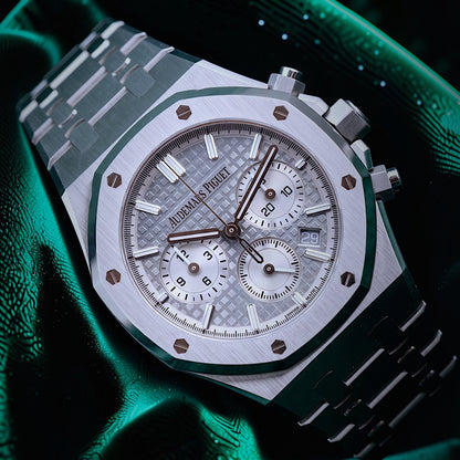 Audemars Piguet Royal Oak Chronograph | Reference 26715ST.OO.1356ST.02 | A Grey Dial Wristwatch