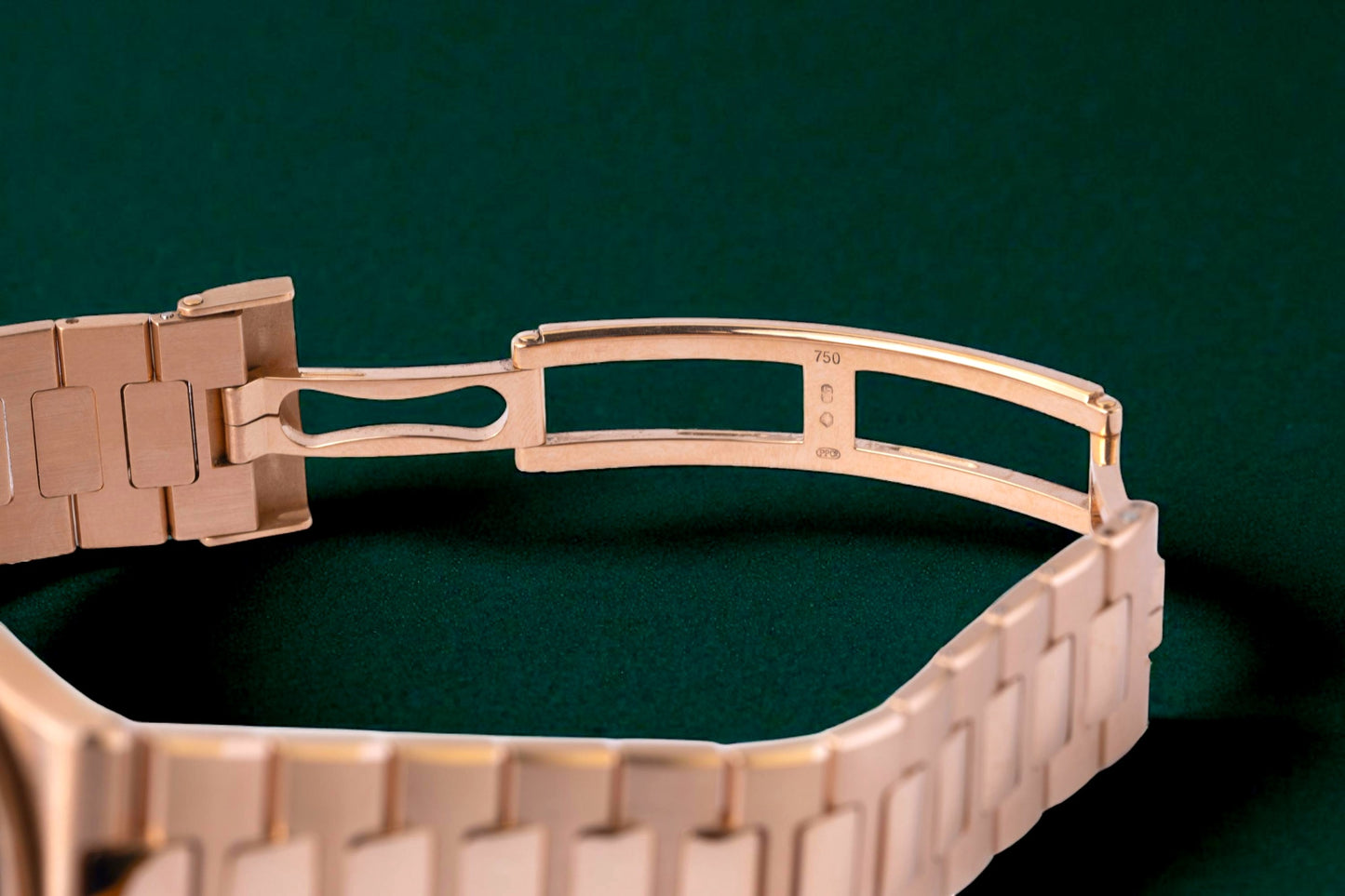 Patek Philippe Nautilus Luxurious Rose Gold Bracelet Chronograph Sunburst Brown Chronograph