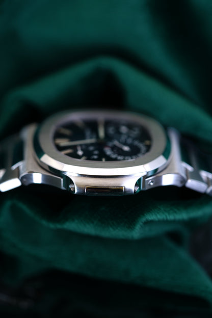 PATEK PHILIPPE NAUTILUS 5712/1A-001 | STEEL | MOONPHASE | DISCONTINUED ICON