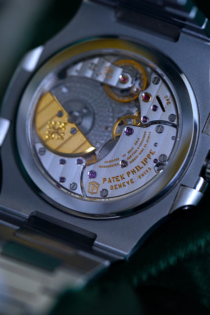 PATEK PHILIPPE NAUTILUS 5712/1A-001 | STEEL | MOONPHASE | DISCONTINUED ICON
