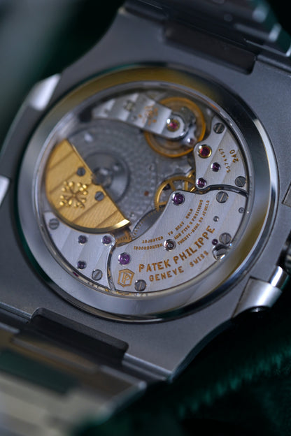 PATEK PHILIPPE NAUTILUS 5712/1A-001 | STEEL | MOONPHASE | DISCONTINUED ICON