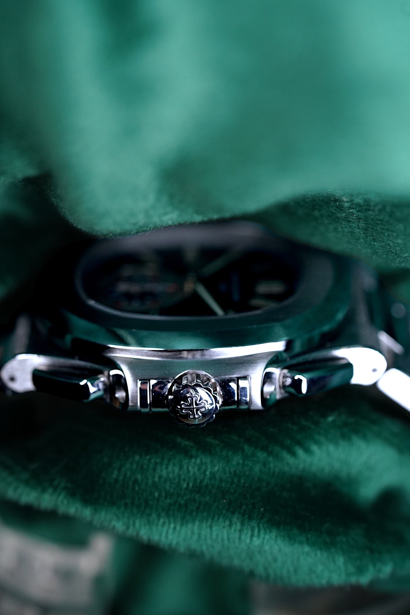 Patek Philppe Nautilus | Ref 5980/1a-001 | A Blue Dial Stainless Steel Flyback Chronograph Wristwatch