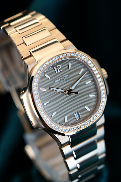 Patek Philippe Ladies Nautilus | Ref 7118/1200R-010 | A 18k Rose Gold Diamond Date Wristwatch
