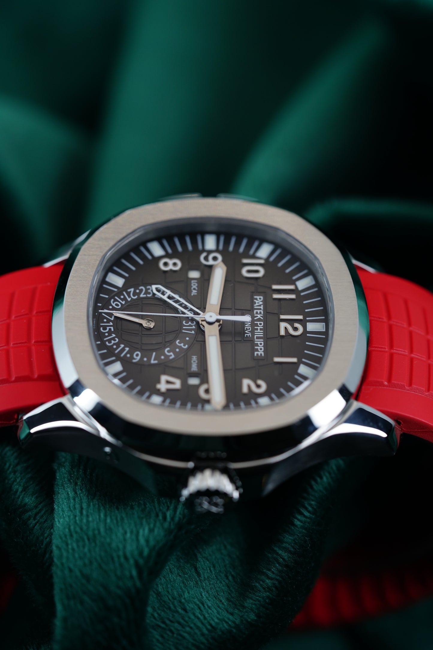 Patek Philippe Aquanaut | Ref 5164A-001 | A 40.8mm Black Steel Automatic Travel Time Wristwatch