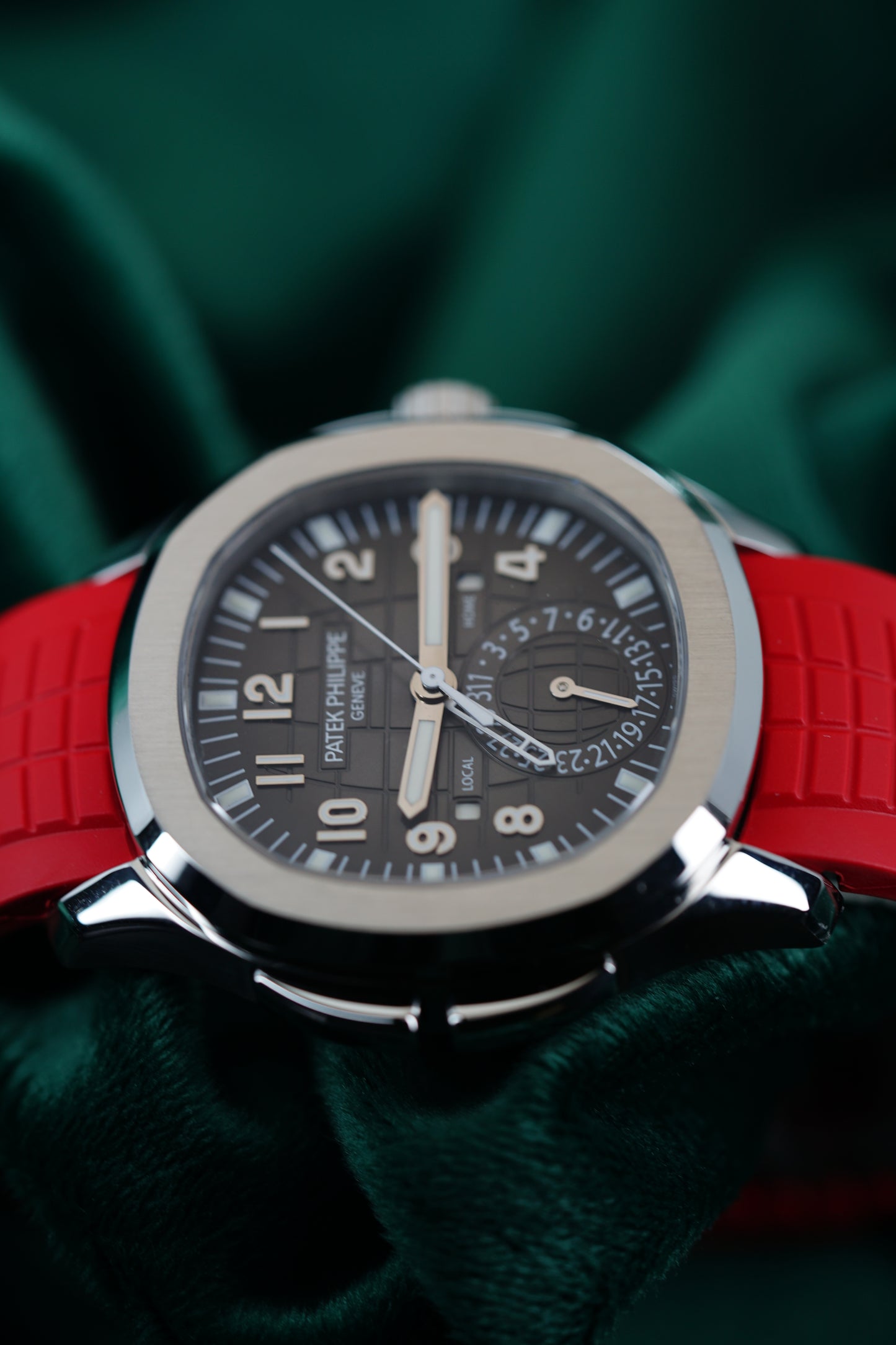 Patek Philippe Aquanaut | Ref 5164A-001 | A 40.8mm Black Steel Automatic Travel Time Wristwatch