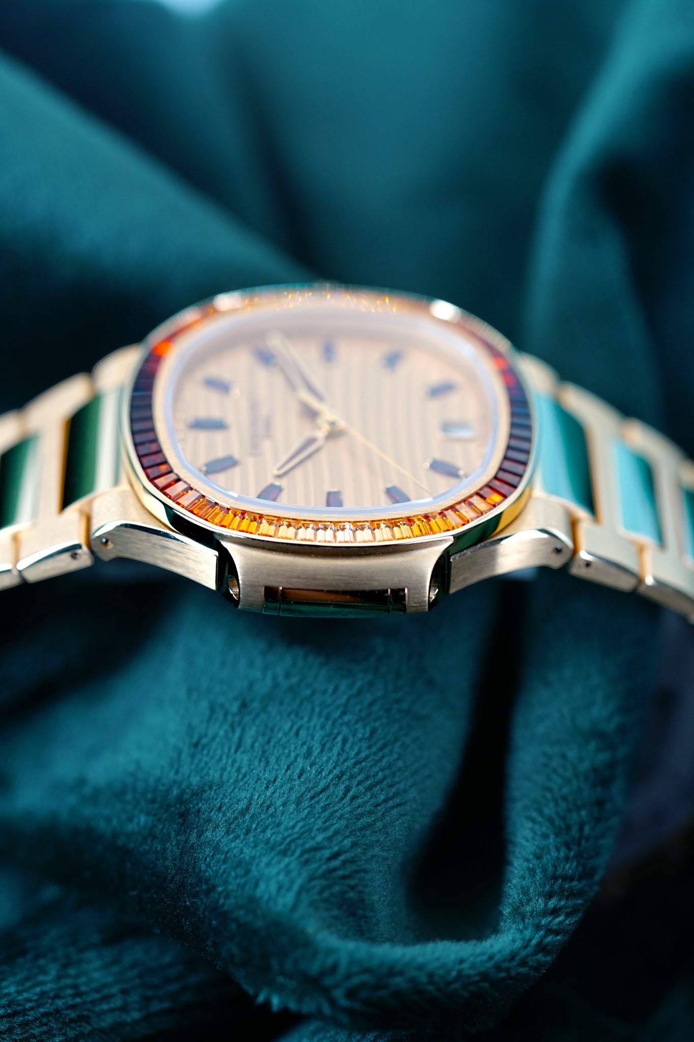 Patek Philippe Nautilus | Ref 7118/1300R-001 | A Rose Gold Gem Set Joaillerie "Rainbow" Date Wristwatch