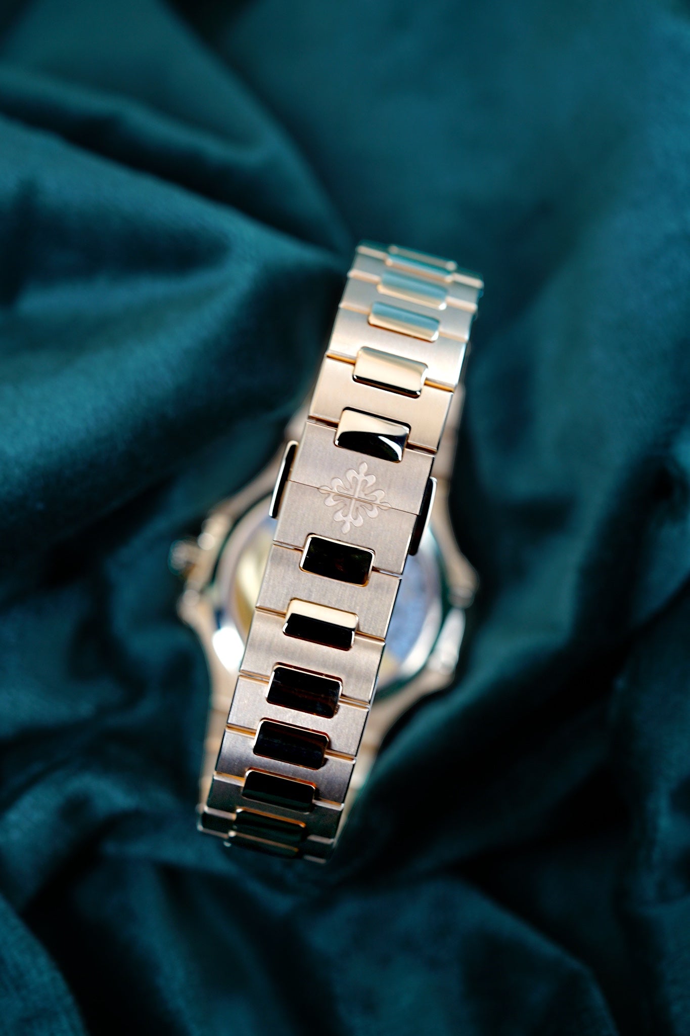 Patek Philippe Nautilus | Ref 7118/1300R-001 | A Rose Gold Gem Set Joaillerie "Rainbow" Date Wristwatch