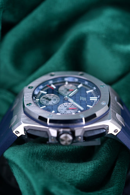 Audemars Piguet Royal Oak Offshore | Ref. 26420TI.OO.A027CA.01 | A 43mm Blue Dial Titanium Chronogaph Wristwatch