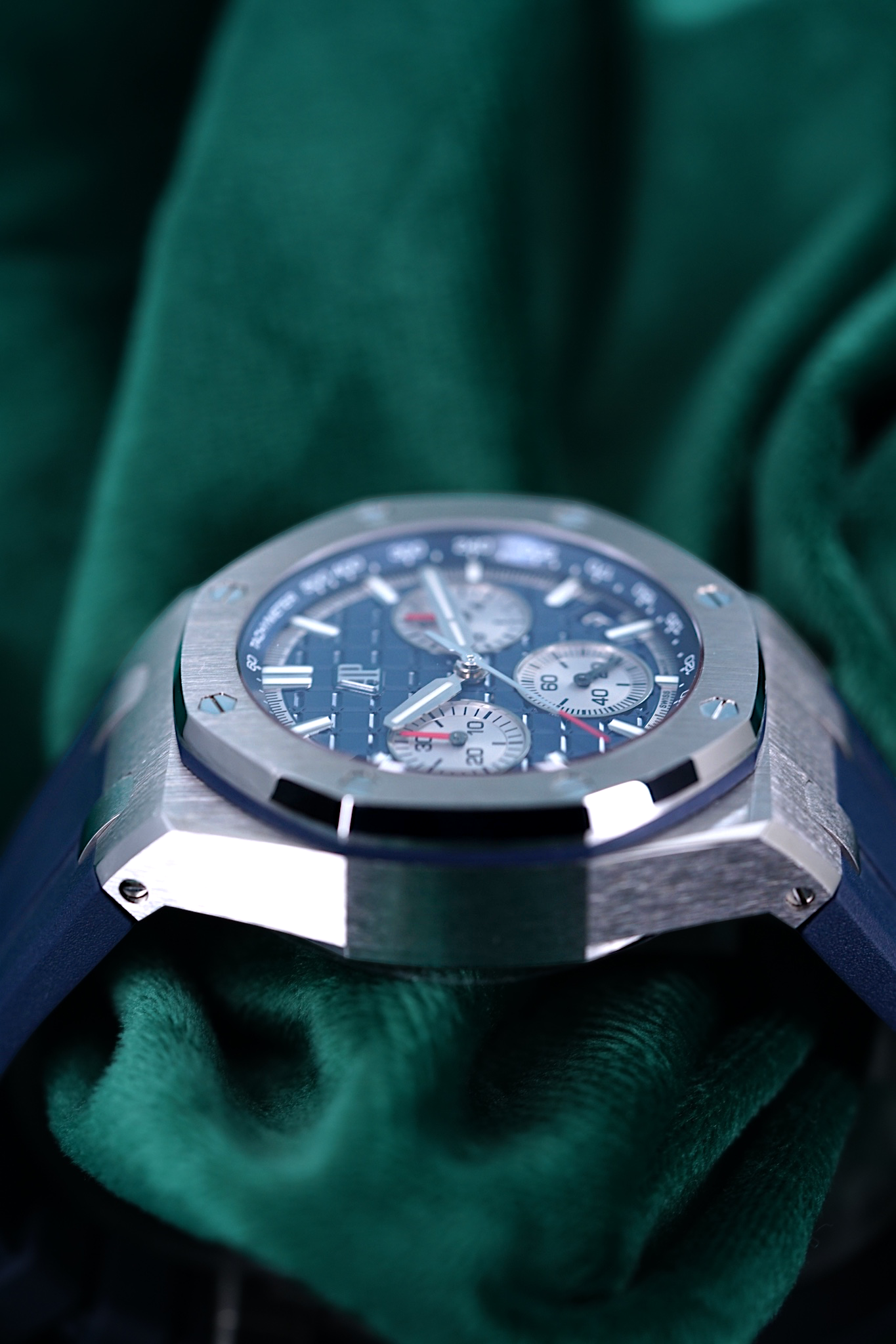 Audemars Piguet Royal Oak Offshore | Ref. 26420TI.OO.A027CA.01 | A 43mm Blue Dial Titanium Chronogaph Wristwatch
