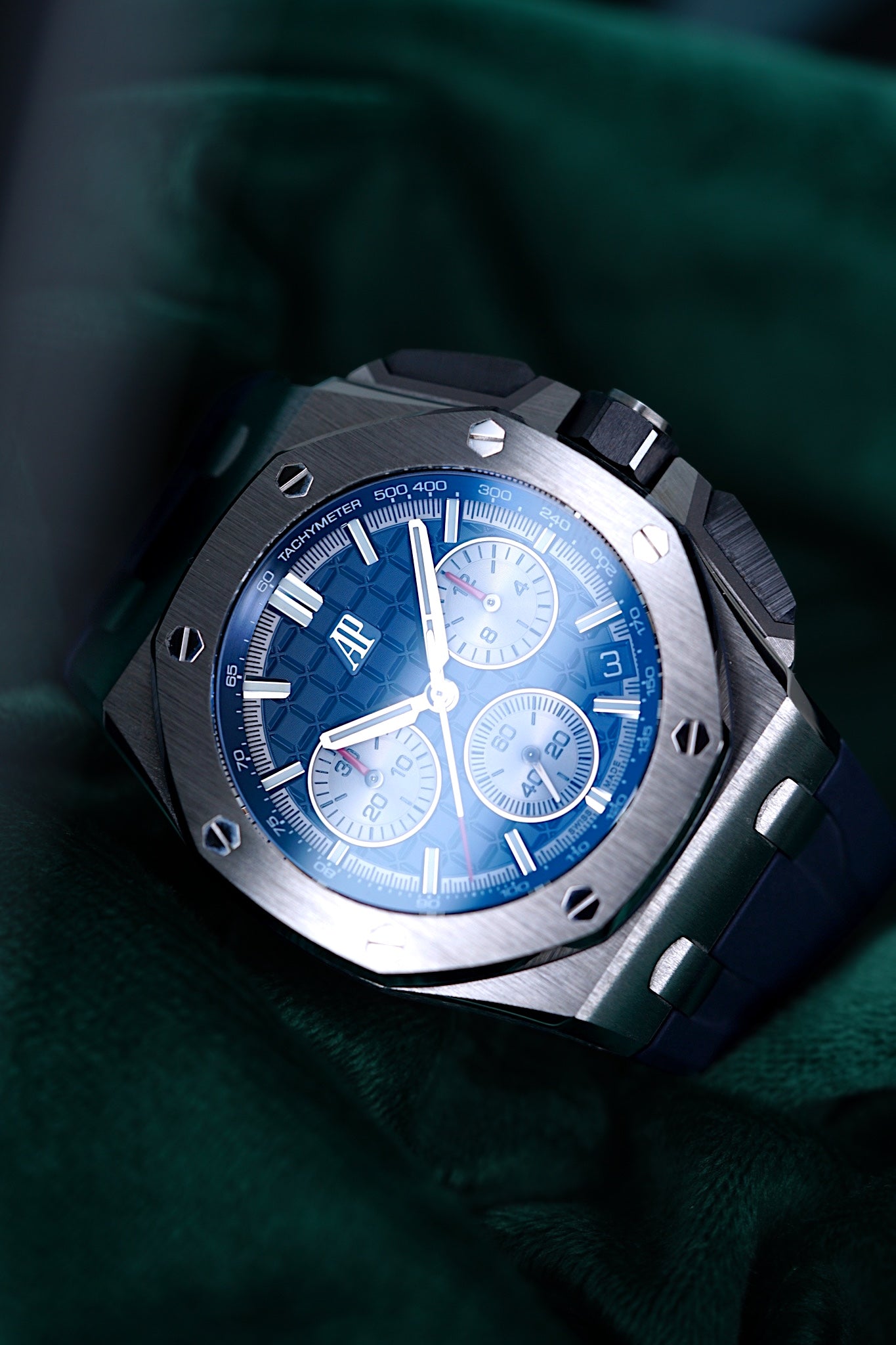 Audemars Piguet Royal Oak Offshore | Ref. 26420TI.OO.A027CA.01 | A 43mm Blue Dial Titanium Chronogaph Wristwatch