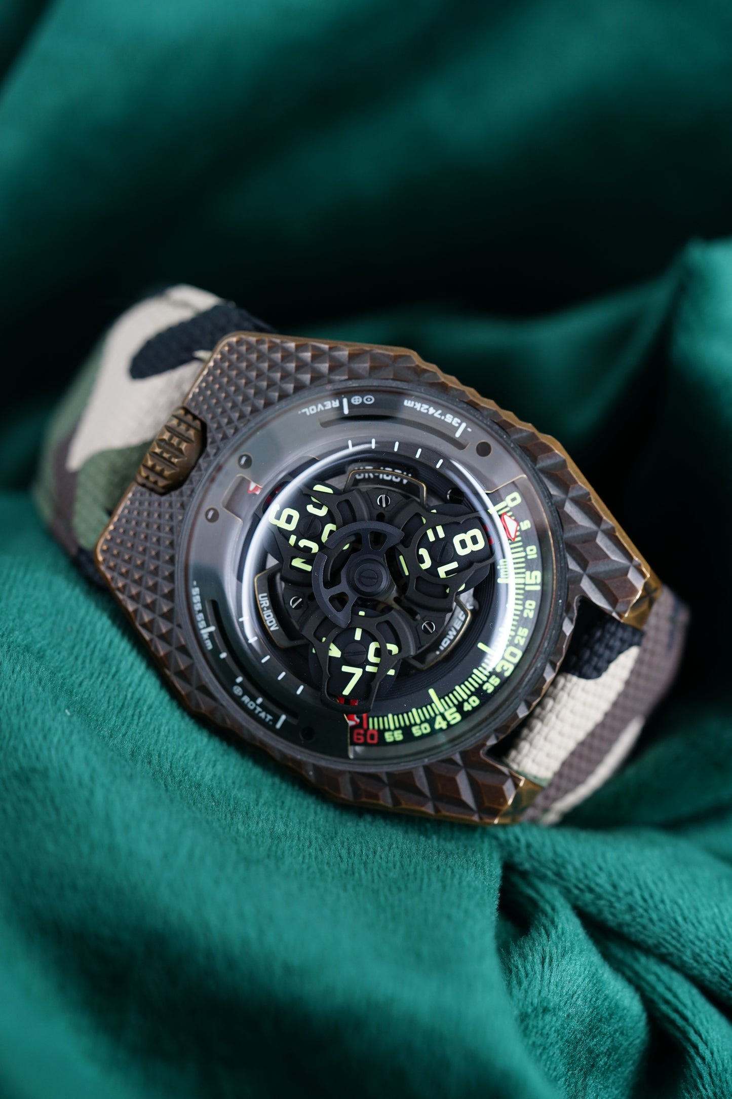URWERK | Ref UR-100V | A Rare Avant-Garde Orbiting Satellite Bronze "T-Rex" Wristwatch