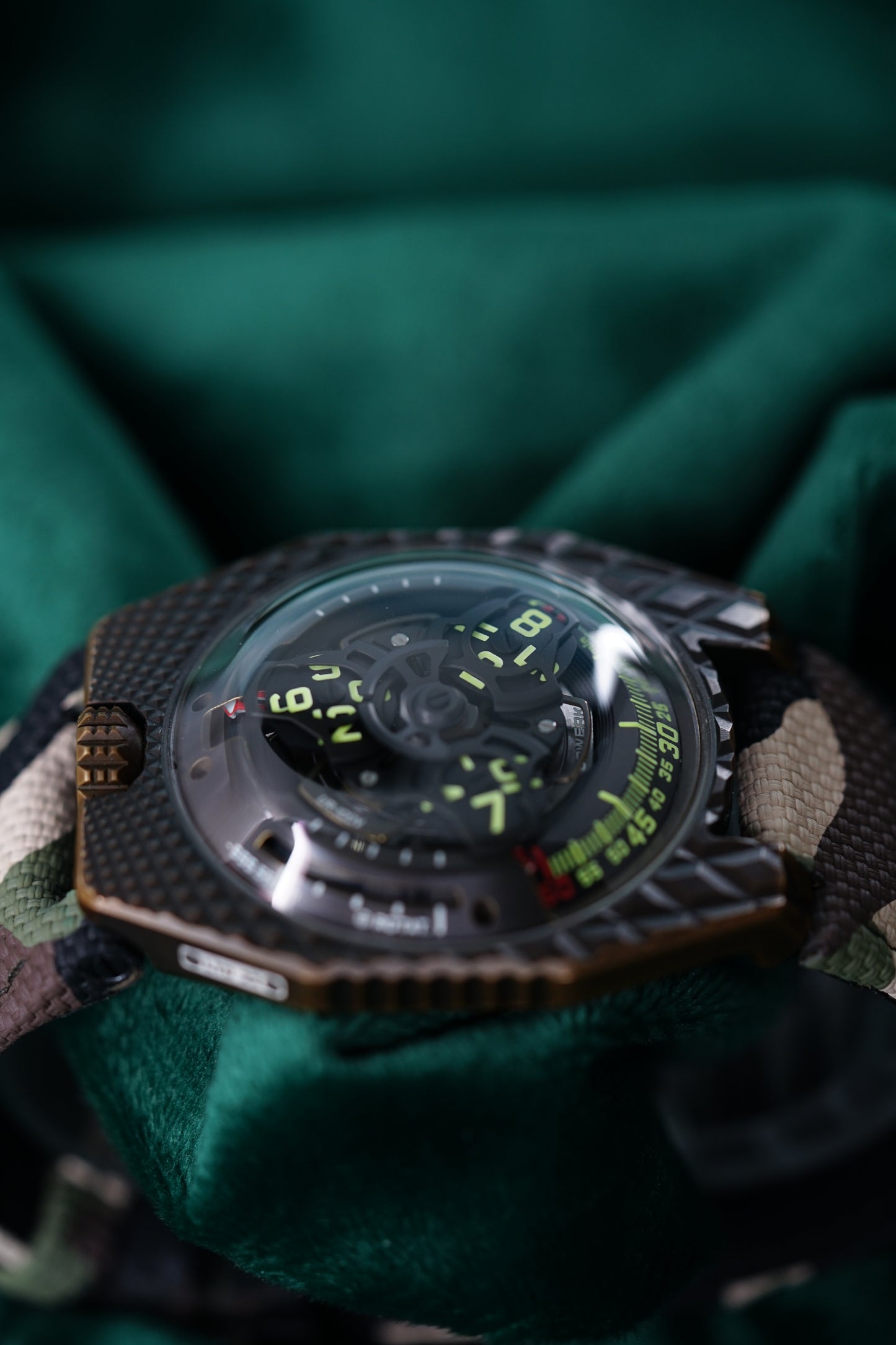 URWERK | Ref UR-100V | A Rare Avant-Garde Orbiting Satellite Bronze "T-Rex" Wristwatch