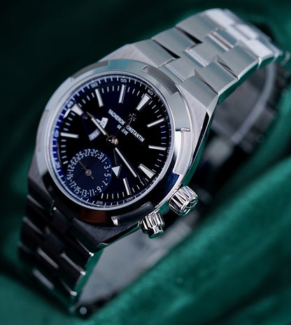 Vacheron Constantin Overseas Dual Time | Ref 7920V | A Blue Dial Dual Time Automatic Wristwatch