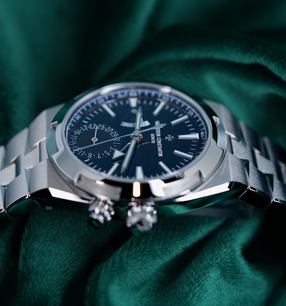 Vacheron Constantin Overseas Dual Time | Ref 7920V | A Blue Dial Dual Time Automatic Wristwatch