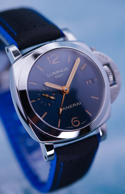 Panerai Luminor Marina PAM00688 ‘Blue Dial GMT’