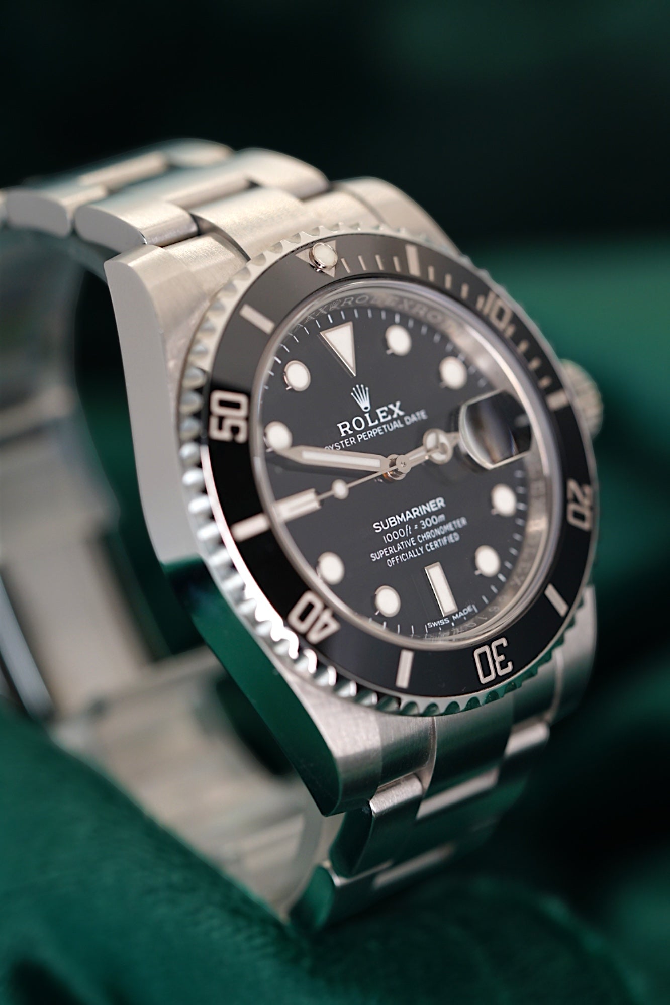 Rolex Submariner Date a Stainless Steel timepiece A stainless steel wristwatch with date and bracelet in Full Seet | 40mm OysterSteel