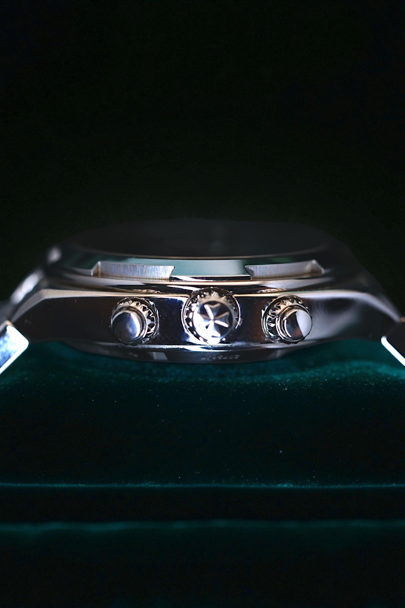 Vacheron Constantin Overseas, Ref. 5500v/110a-b113 | a Rare Complete Set Triple-strap Blue Dial 42.5mm Stainless Steel Automatic Chronograph Sports Watch