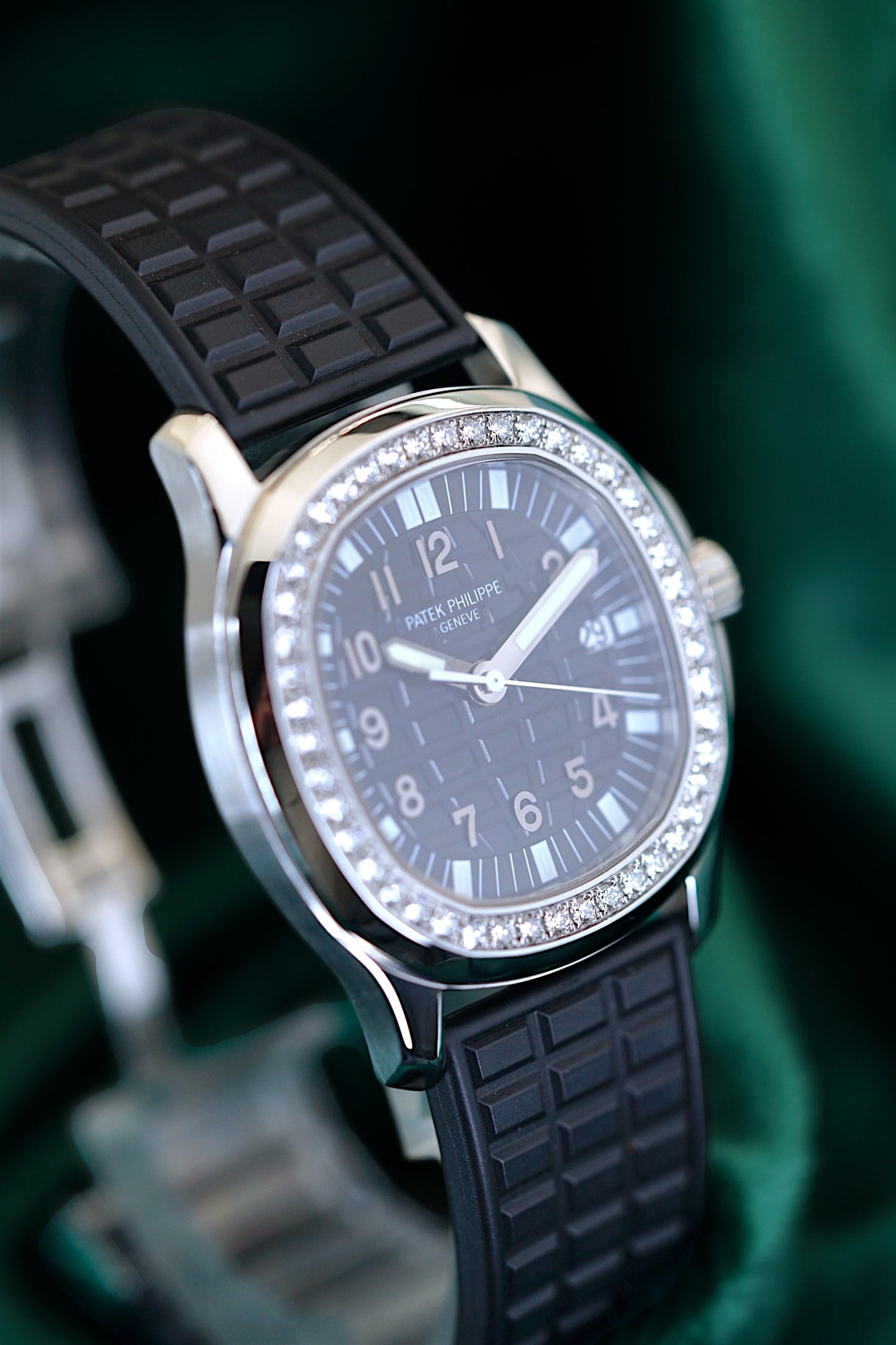 Patek Philippe Aquanaut Black| Reference 5067a-013|A 36mm Stainless Steel Diamond-set Wristwatch With Date| Freshly Serviced