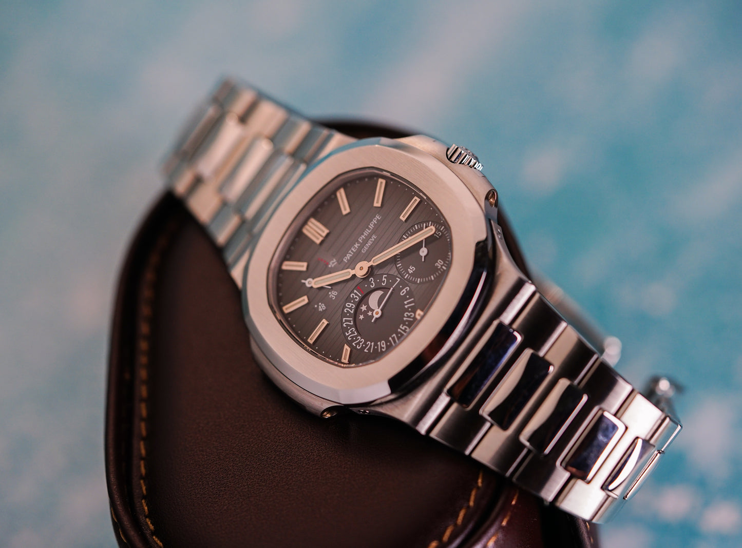 RARE Unpolished Patek Philippe Nautilus Moonphase with Date 5712/1A-001