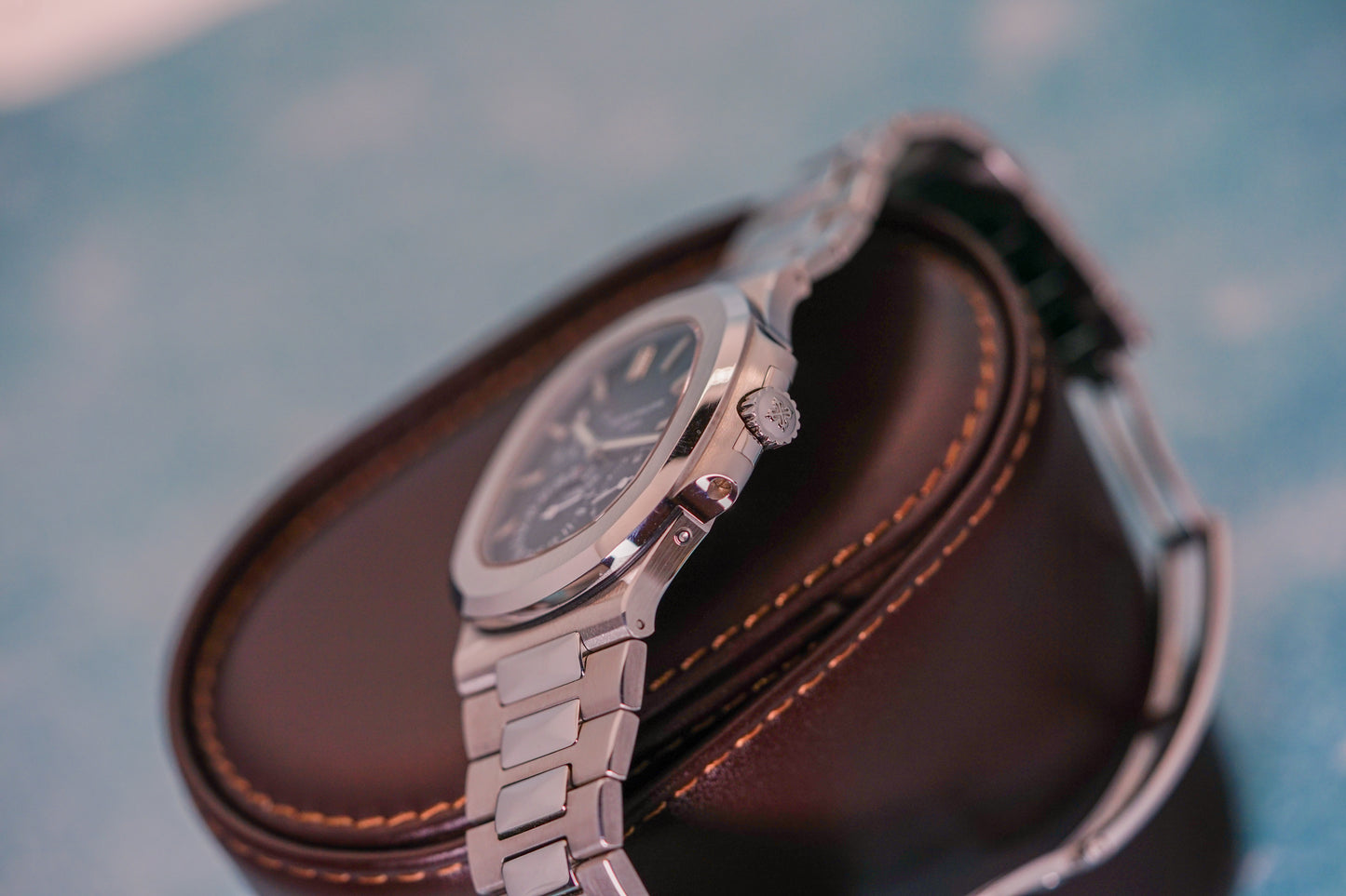 RARE Unpolished Patek Philippe Nautilus Moonphase with Date 5712/1A-001