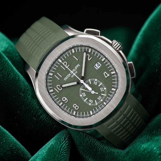 Patek Philippe Aquanaut| Ref 5968G-010 | White gold Flyback Chronograph Wristwatch with Date