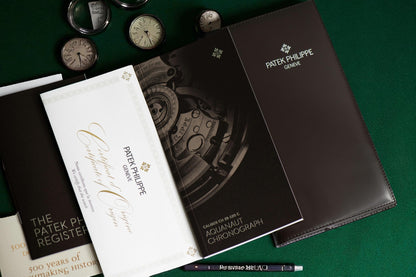 Patek Philippe Aquanaut 5968G-010 Khaki Green | A White Gold Flyback Chronograph timepiece in Full Set